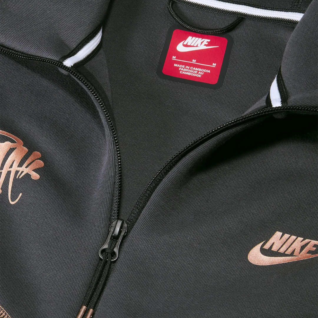 nike x syna world tech fleece jacket - black / rose gold
