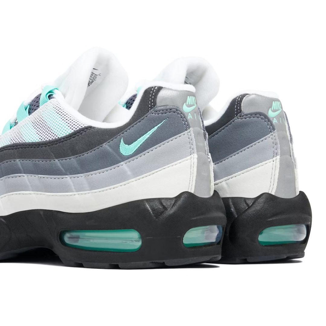 nike air max 95's - hyper turquoise